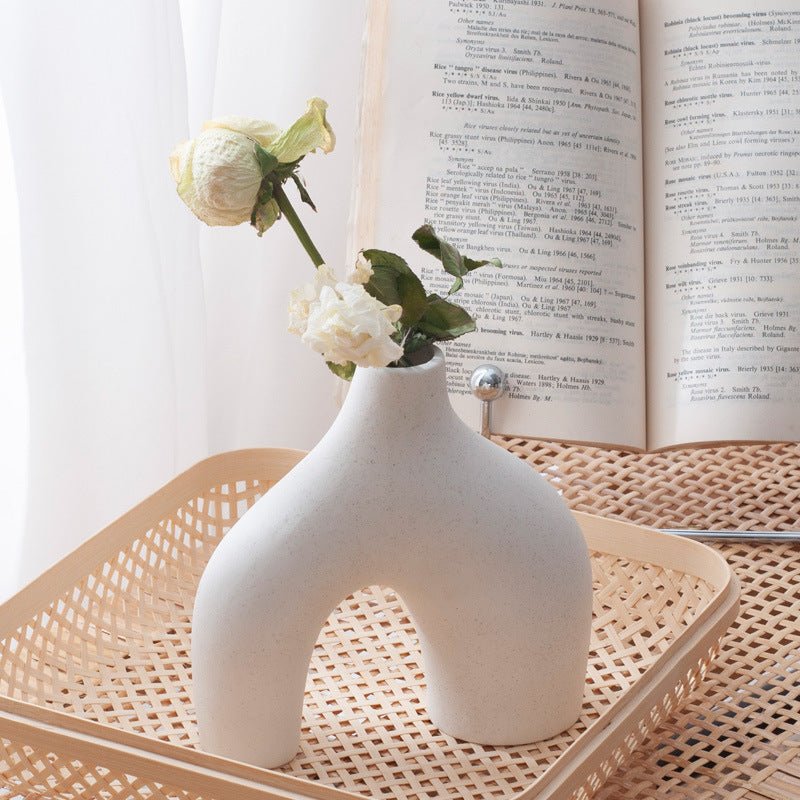 Ceramic Hollow Donut Vase Set Decor | Yedwo Design - Image 8