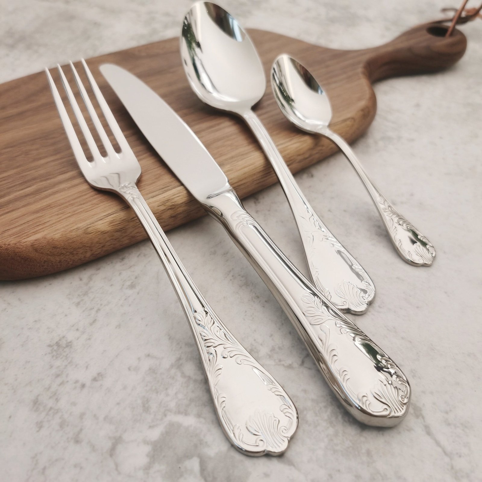 Elegant Vintage Embossed Vine Cutlery Set | Yedwo Design - Image 2